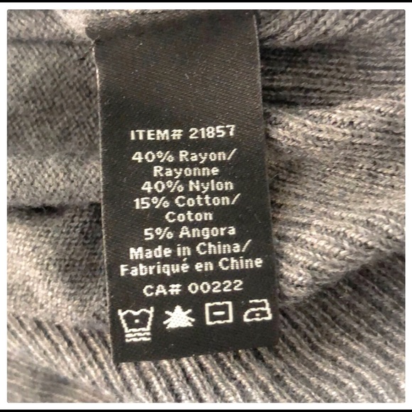 ❤️Beautiful Sequin Embellished Sweater Rayon Mix❤️ - Picture 5 of 7